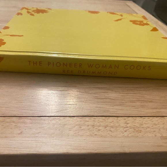 Book of The Pioneer Woman - Picture 3 of 9